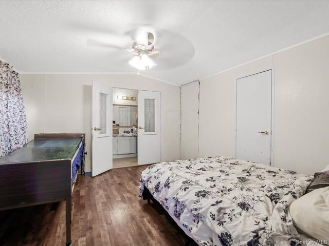 13 Mindy Lane, Bohemia, NY 11716