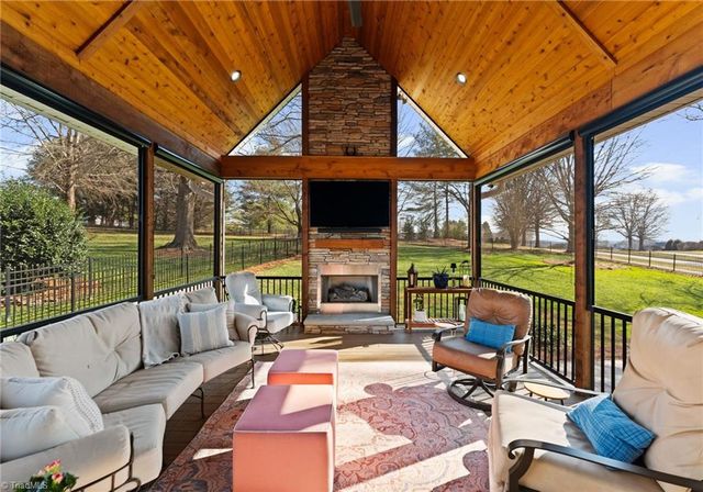 108 Suntree Drive, Advance, NC 27006