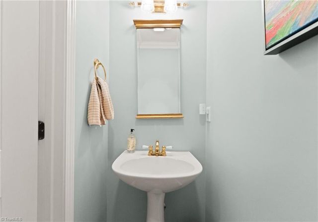 108 Suntree Drive, Advance, NC 27006