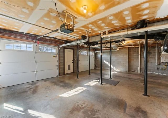 108 Suntree Drive, Advance, NC 27006