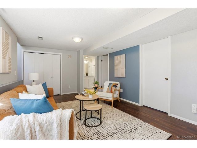 4751 S Clay Ct, Englewood, CO 80110