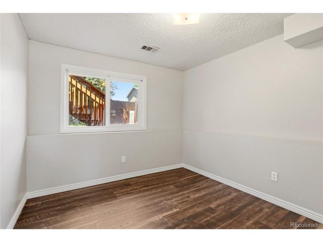 4751 S Clay Ct, Englewood, CO 80110