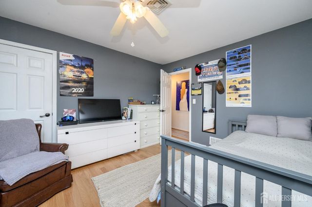 7 King Charles Court, Englishtown, NJ 07726