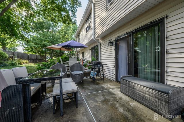 7 King Charles Court, Englishtown, NJ 07726