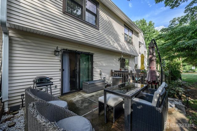 7 King Charles Court, Englishtown, NJ 07726