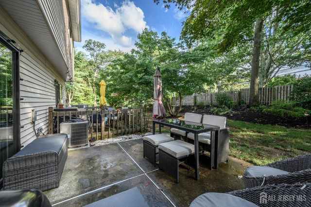 7 King Charles Court, Englishtown, NJ 07726