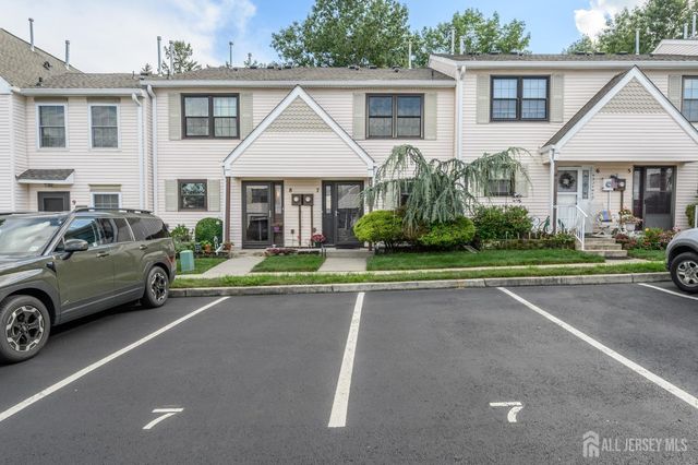 7 King Charles Court, Englishtown, NJ 07726