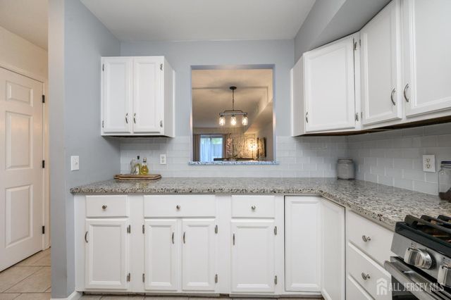7 King Charles Court, Englishtown, NJ 07726