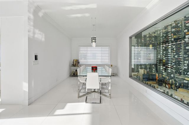 16430 NE 30th Avenue, North Miami Beach, FL 33160