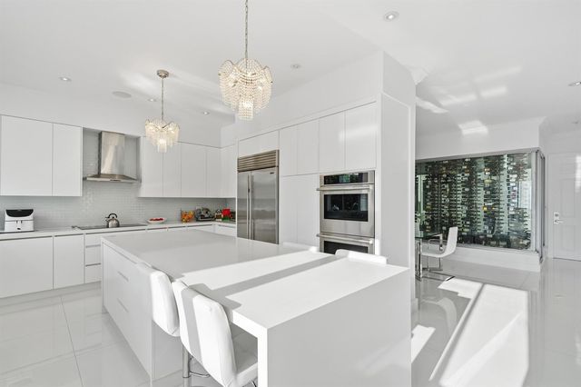 16430 NE 30th Avenue, North Miami Beach, FL 33160