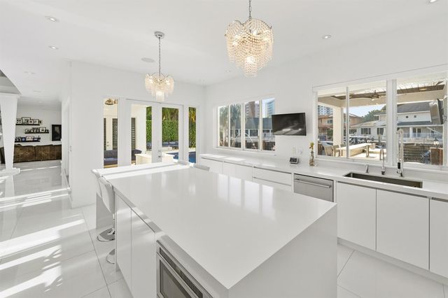 16430 NE 30th Avenue, North Miami Beach, FL 33160