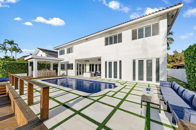 16430 NE 30th Avenue, North Miami Beach, FL 33160