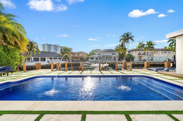 16430 NE 30th Avenue, North Miami Beach, FL 33160