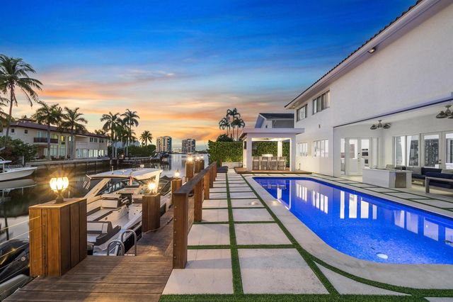 16430 NE 30th Avenue, North Miami Beach, FL 33160