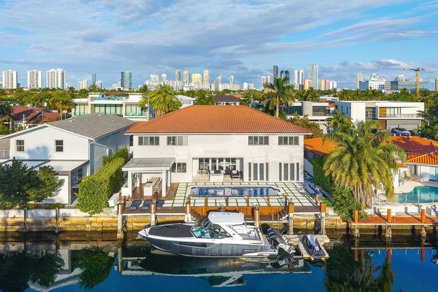 16430 NE 30th Avenue, North Miami Beach, FL 33160