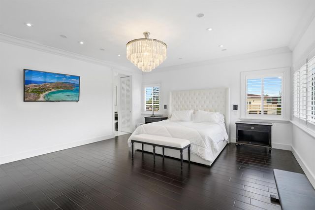 16430 NE 30th Avenue, North Miami Beach, FL 33160