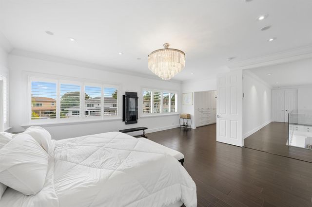 16430 NE 30th Avenue, North Miami Beach, FL 33160