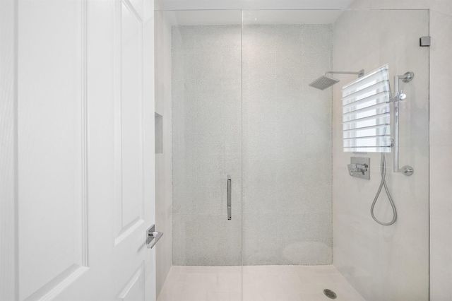 16430 NE 30th Avenue, North Miami Beach, FL 33160