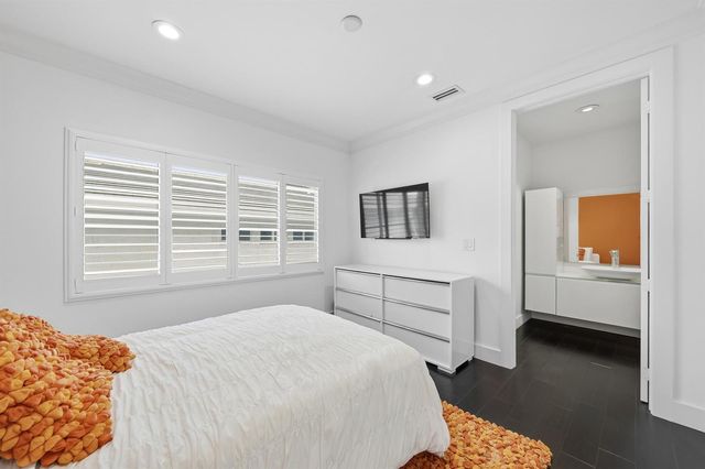 16430 NE 30th Avenue, North Miami Beach, FL 33160