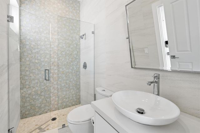16430 NE 30th Avenue, North Miami Beach, FL 33160