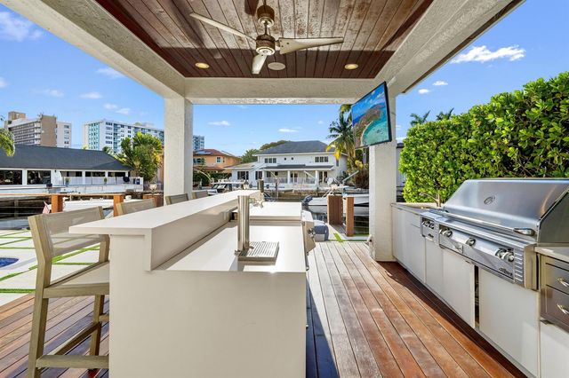 16430 NE 30th Avenue, North Miami Beach, FL 33160