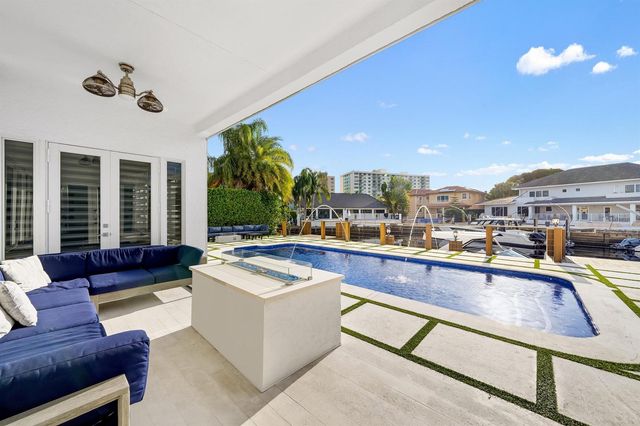 16430 NE 30th Avenue, North Miami Beach, FL 33160