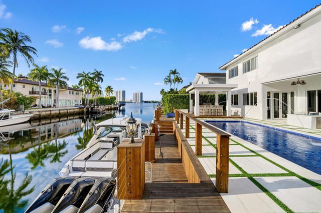 16430 NE 30th Avenue, North Miami Beach, FL 33160