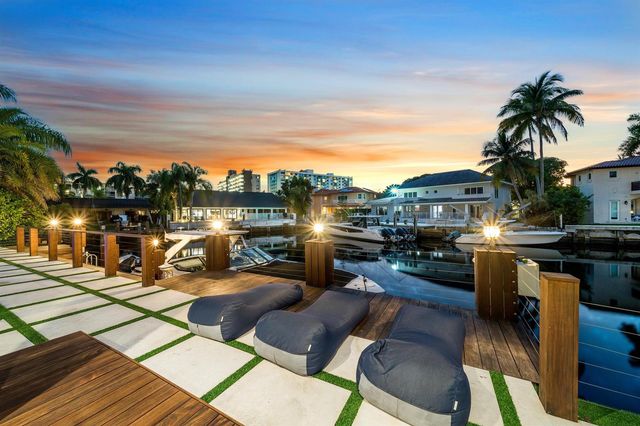 16430 NE 30th Avenue, North Miami Beach, FL 33160