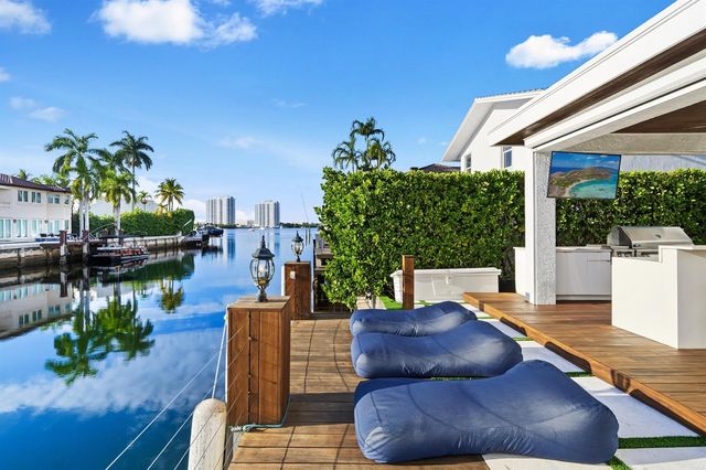 16430 NE 30th Avenue, North Miami Beach, FL 33160