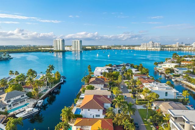 16430 NE 30th Avenue, North Miami Beach, FL 33160