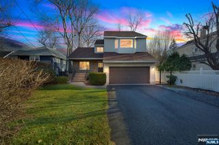 1153 River Road, Teaneck, NJ 07666