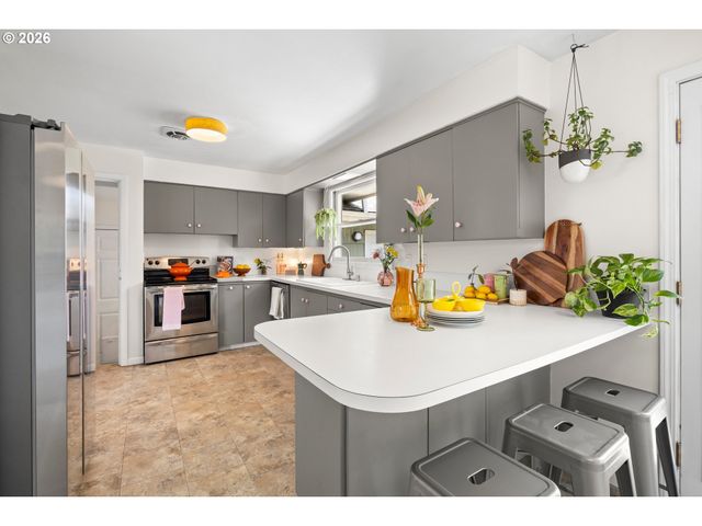 600 Ne 108TH Ave, Portland, OR 97220