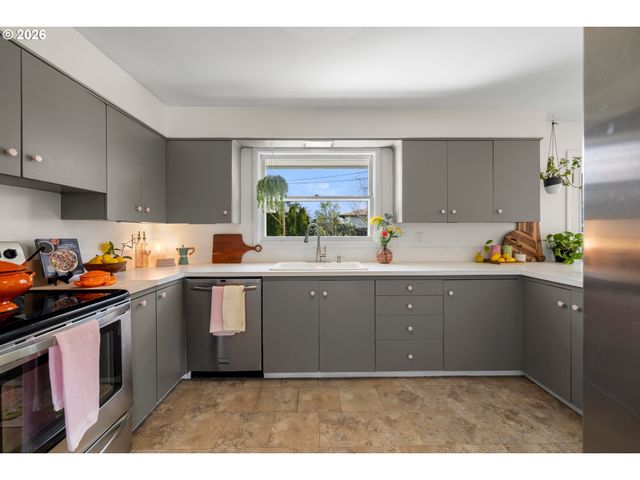 600 Ne 108TH Ave, Portland, OR 97220