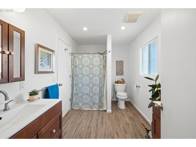 600 Ne 108TH Ave, Portland, OR 97220