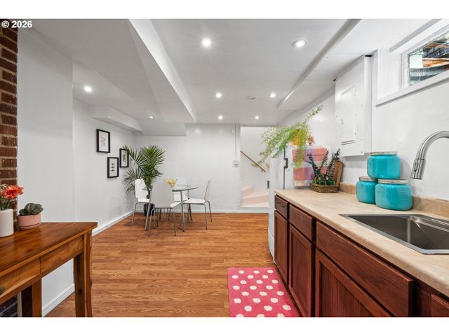 600 Ne 108TH Ave, Portland, OR 97220