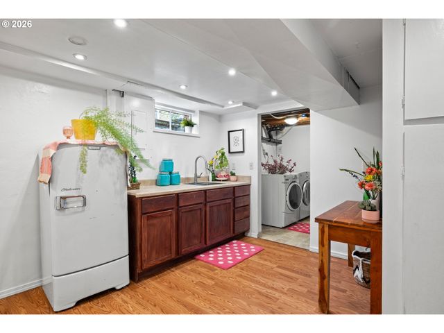 600 Ne 108TH Ave, Portland, OR 97220