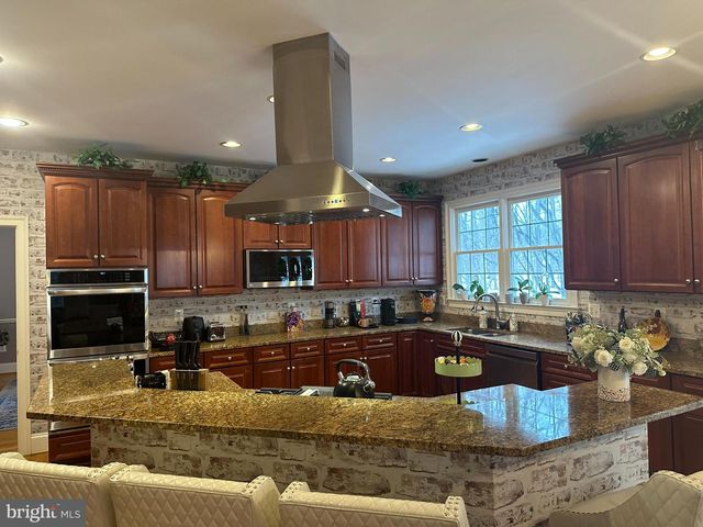 3511 GERMAINIA CT, Triangle, VA 22172