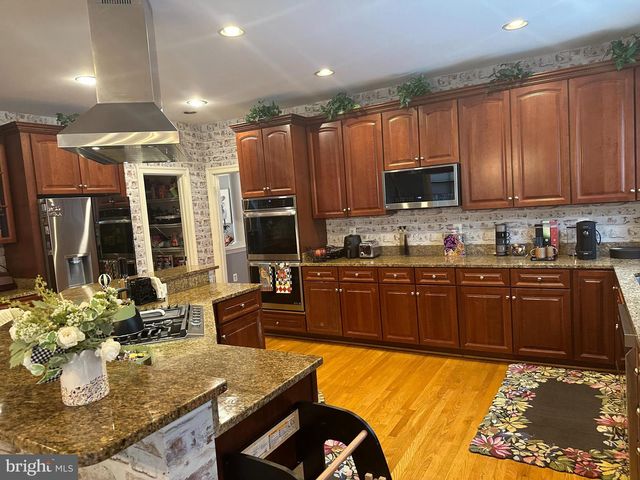 3511 GERMAINIA CT, Triangle, VA 22172