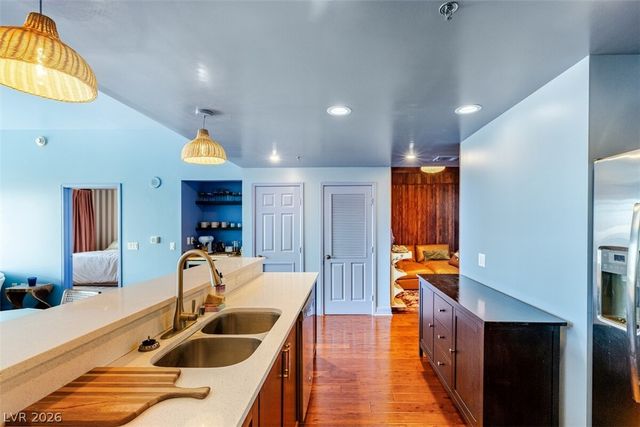 150 Las Vegas Boulevard 1906, Las Vegas, NV 89101