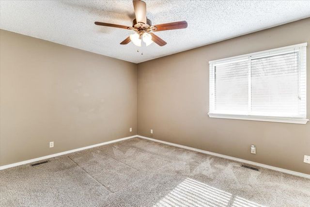 5434 S Washington Ave, Wichita, KS 67219