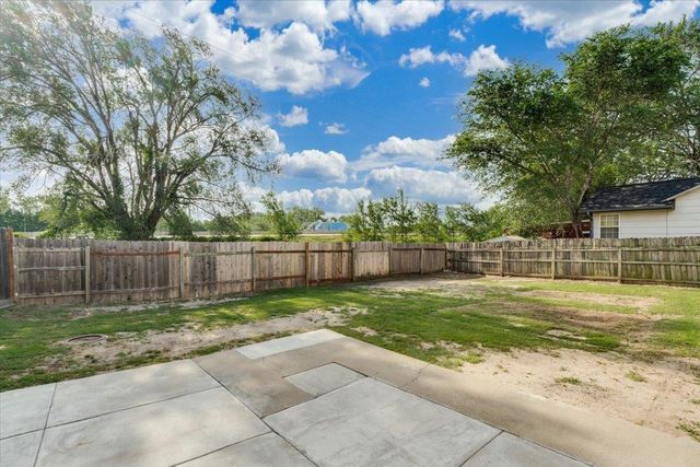 5434 S Washington Ave, Wichita, KS 67219