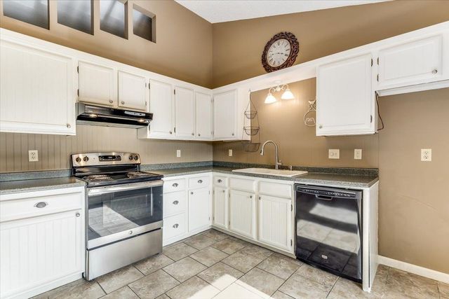 5434 S Washington Ave, Wichita, KS 67219