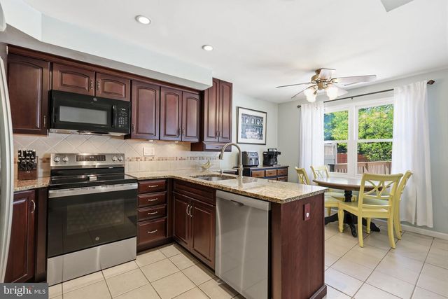 1394 PEPPERBUSH CT, Yardley, PA 19067