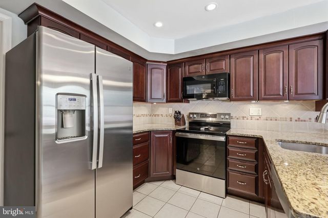 1394 PEPPERBUSH CT, Yardley, PA 19067