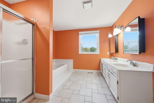 1394 PEPPERBUSH CT, Yardley, PA 19067