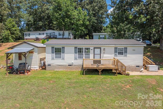 40 Farmstead Road, Leicester, NC 28748