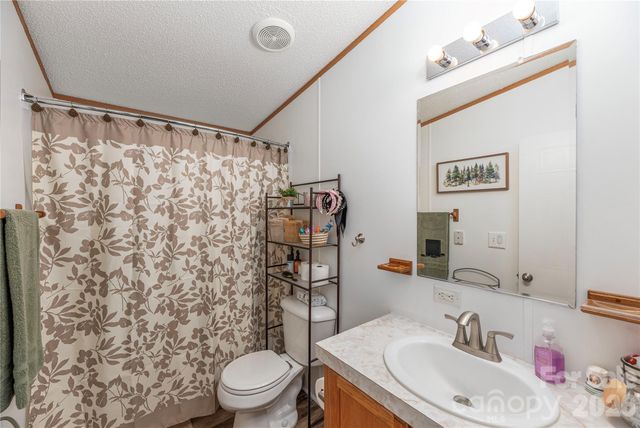 40 Farmstead Road, Leicester, NC 28748