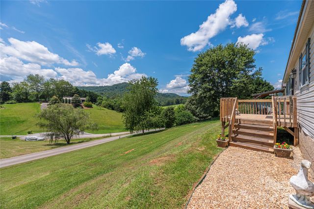 40 Farmstead Road, Leicester, NC 28748