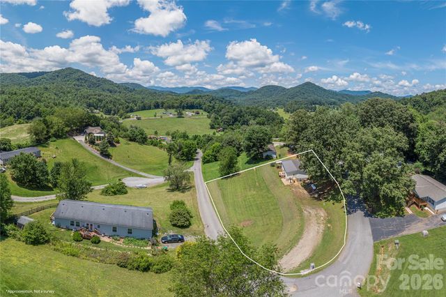 40 Farmstead Road, Leicester, NC 28748