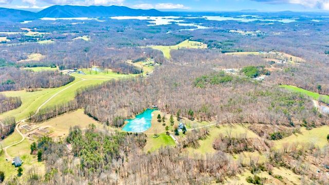 2844 Fairview Church RD, Huddleston, VA 24104